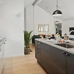 Stunning In With Sauna 度假居 *