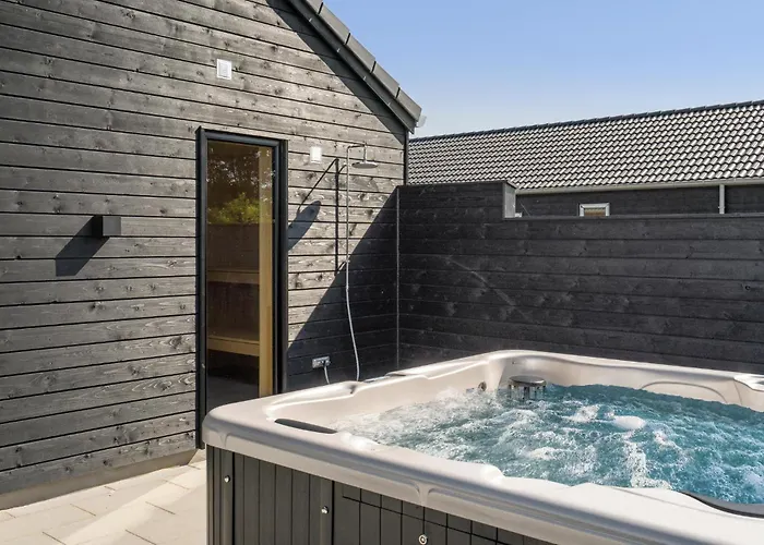 Stunning In With Sauna בית נופש